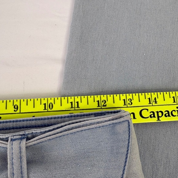 A Calin By Flying Tomato Light Wash Denim Belted Flare Jeans Size S (26x30.5) - Picture 10 of 12